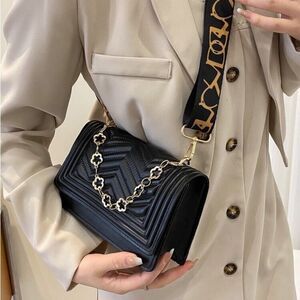 Black Chevron Small Square Chain Detail Crossbody Bag